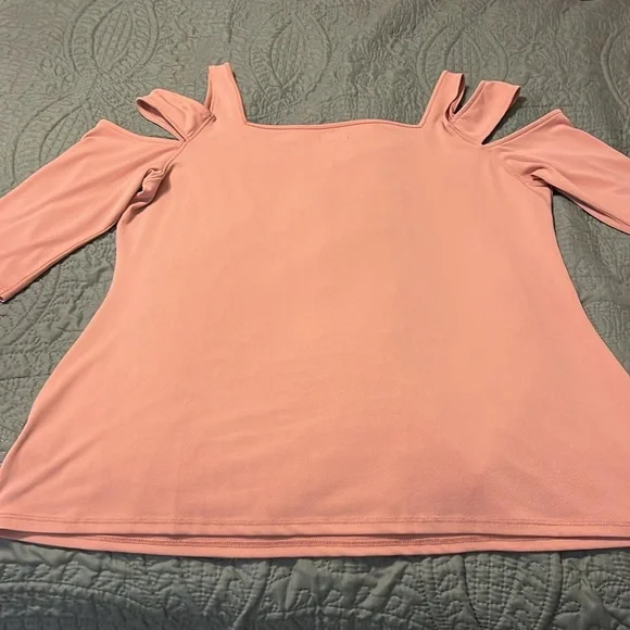 EUC Bold Elements Size XL Pink Top with Cold Shoulder Detail - Picture 5 of 5